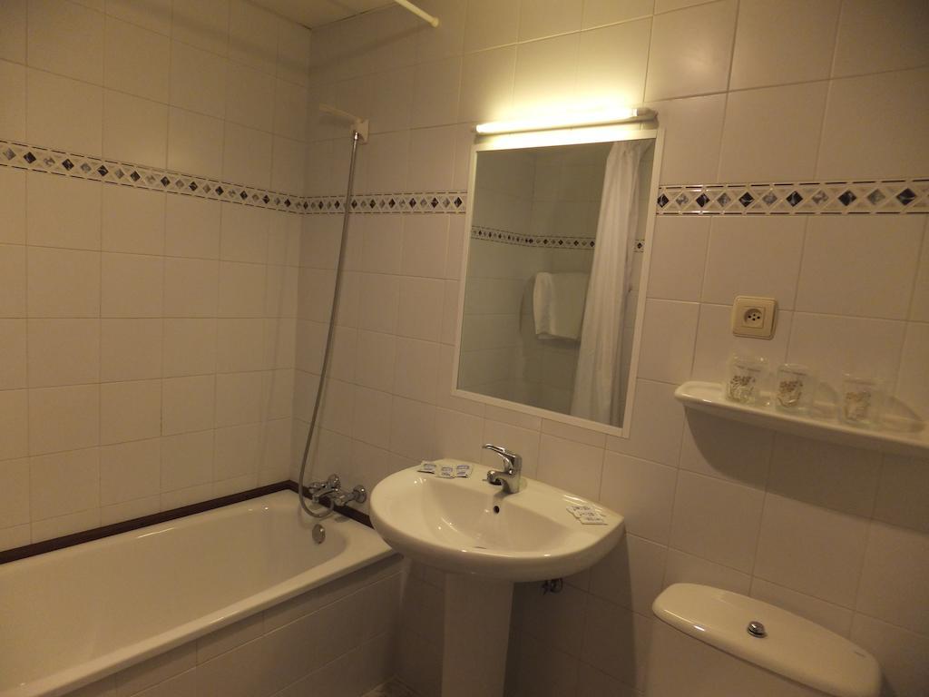 Hotel Canal Unquera Rum bild